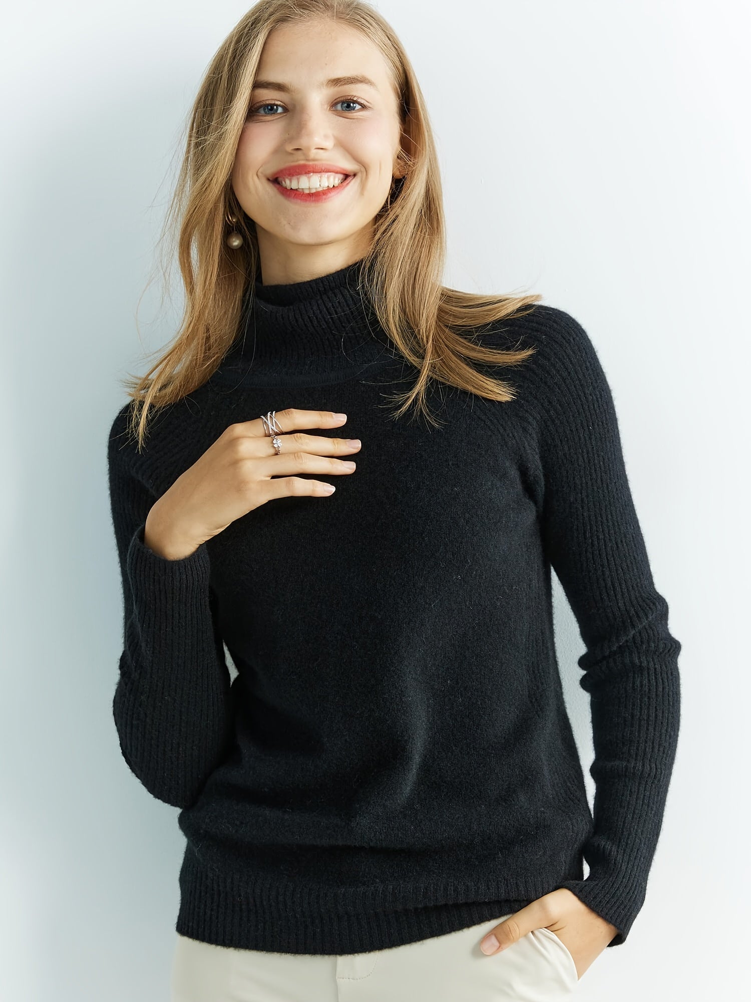 Sweter wykonany w 100% z weęny merynosów