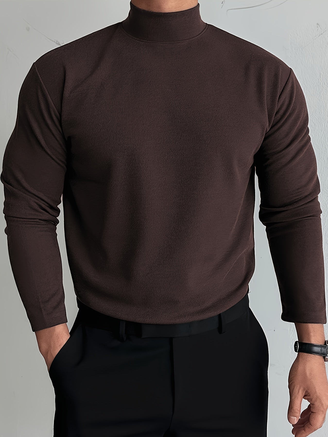 Sweter mêski ze stójką, wykonany z dzianiny