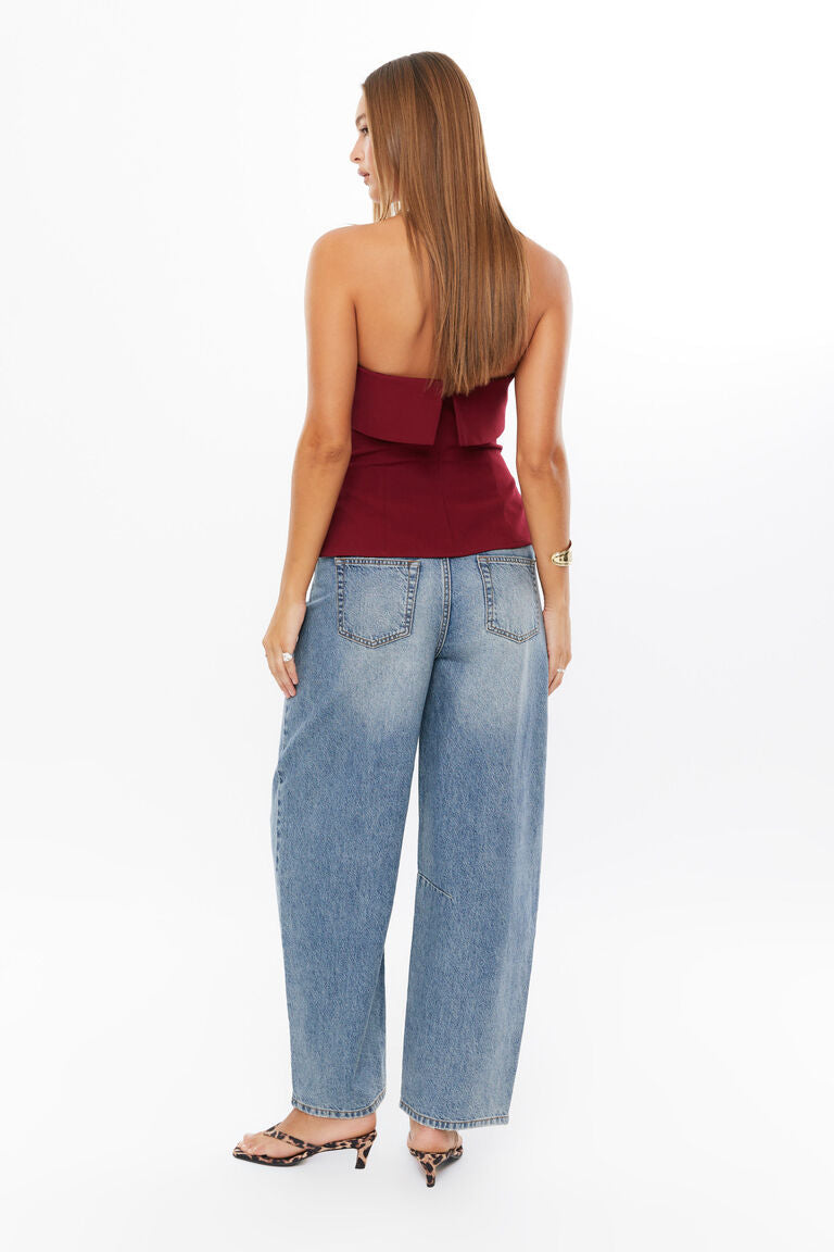 Top z rozcięciem bocznym