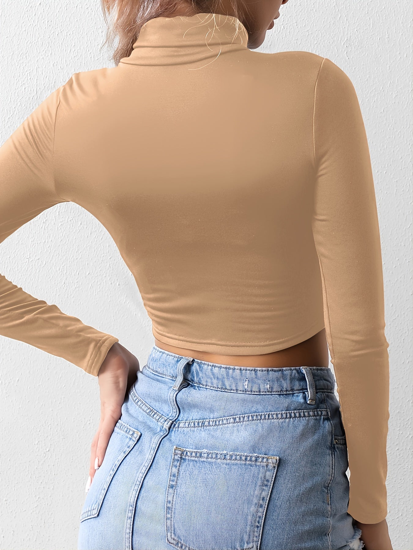 Obcisęy, krótki T-shirt z kol
