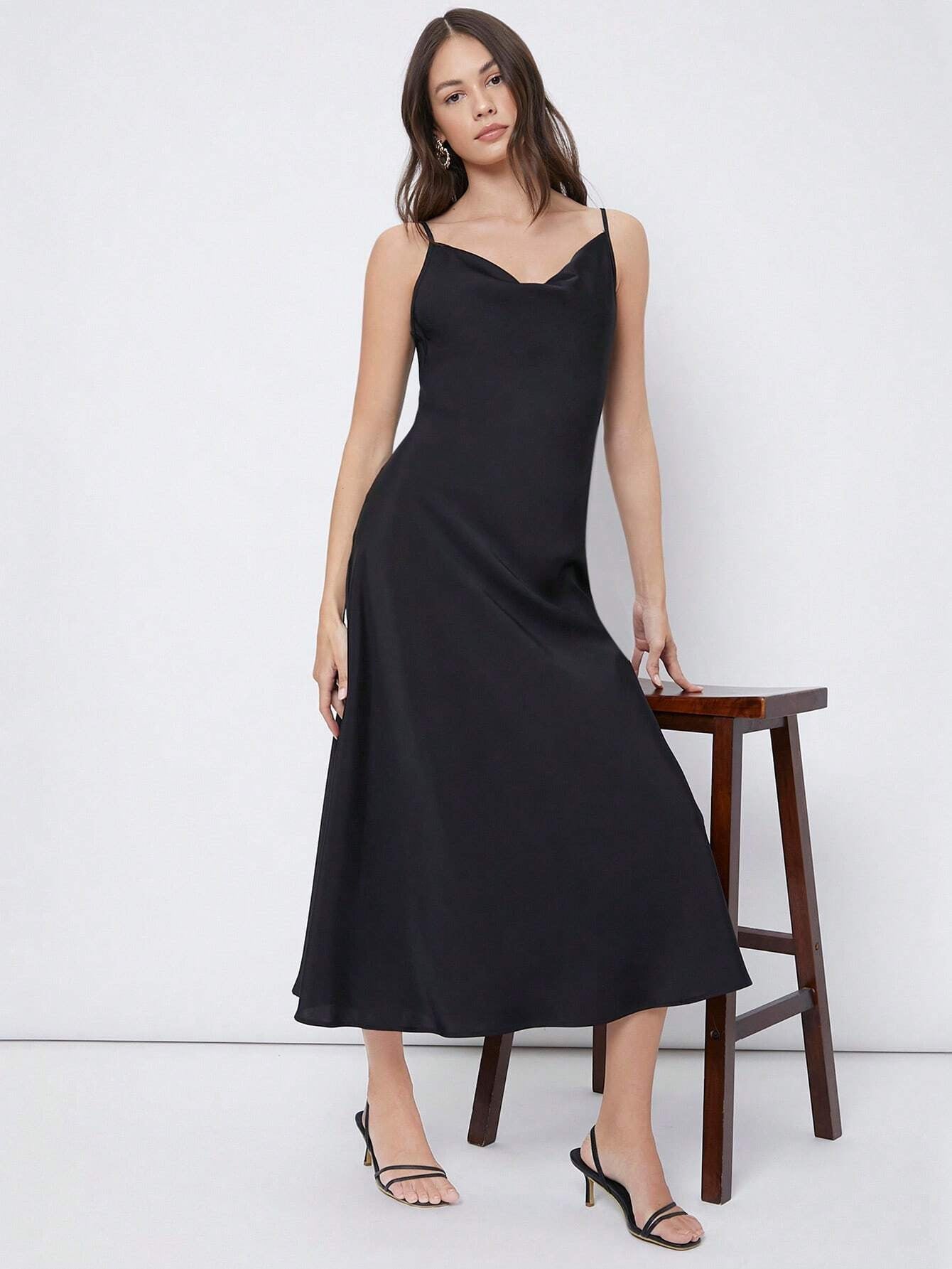 Casualowa, satynowa sukienka maxi