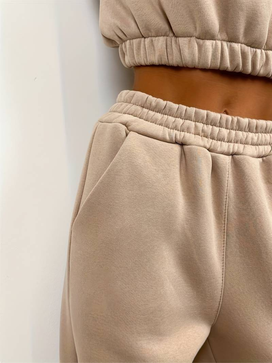 bluza i spodnie dresowe