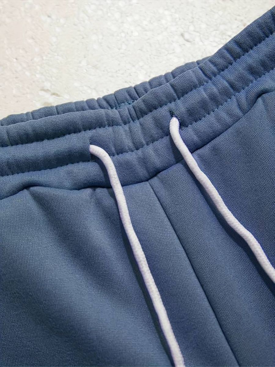 bluza z kapturem i joggery ze sznurkiem