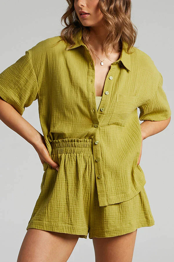 Damski zestaw luŸnej koszulki i spodenek w paski