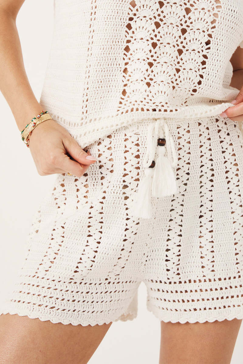 Dwuczęściowy zestaw szydełkowy w kolorze beżowym