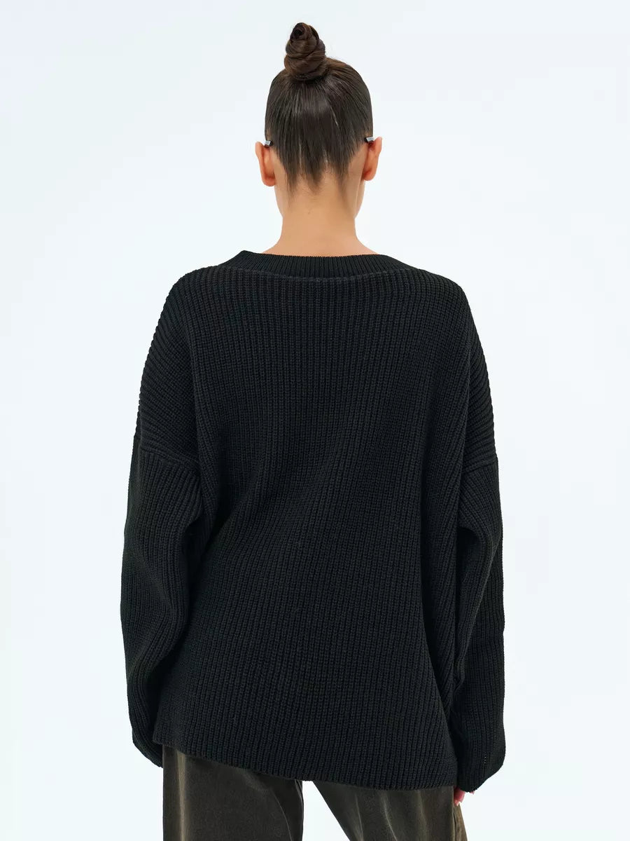 Luźny dzianinowy sweter w paski