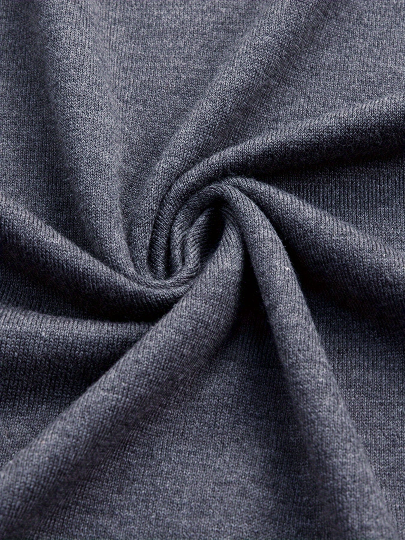 Stylowy sweter mêski w paski z klapami