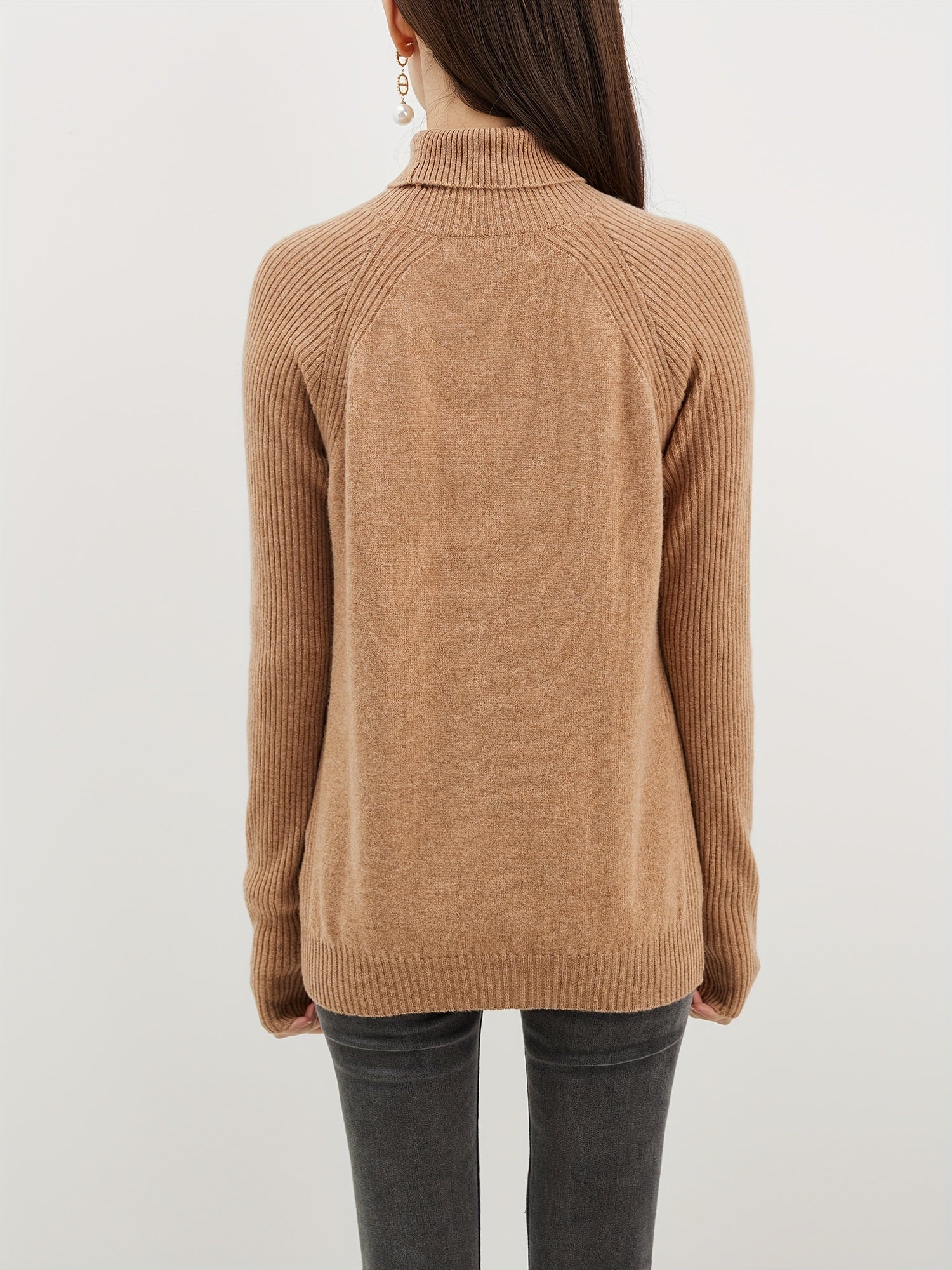 Sweter wykonany w 100% z weęny merynosów