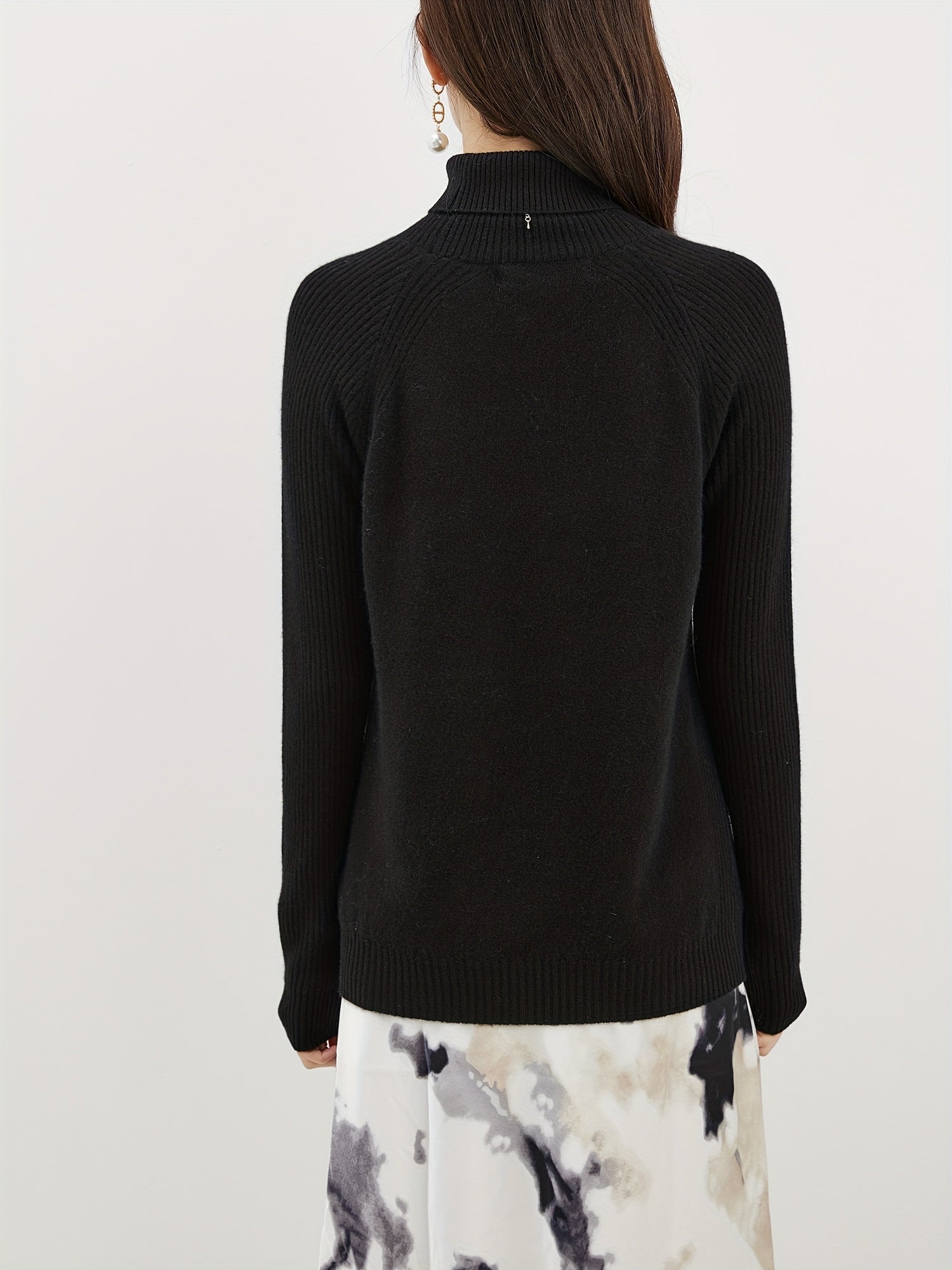 Sweter wykonany w 100% z weęny merynosów