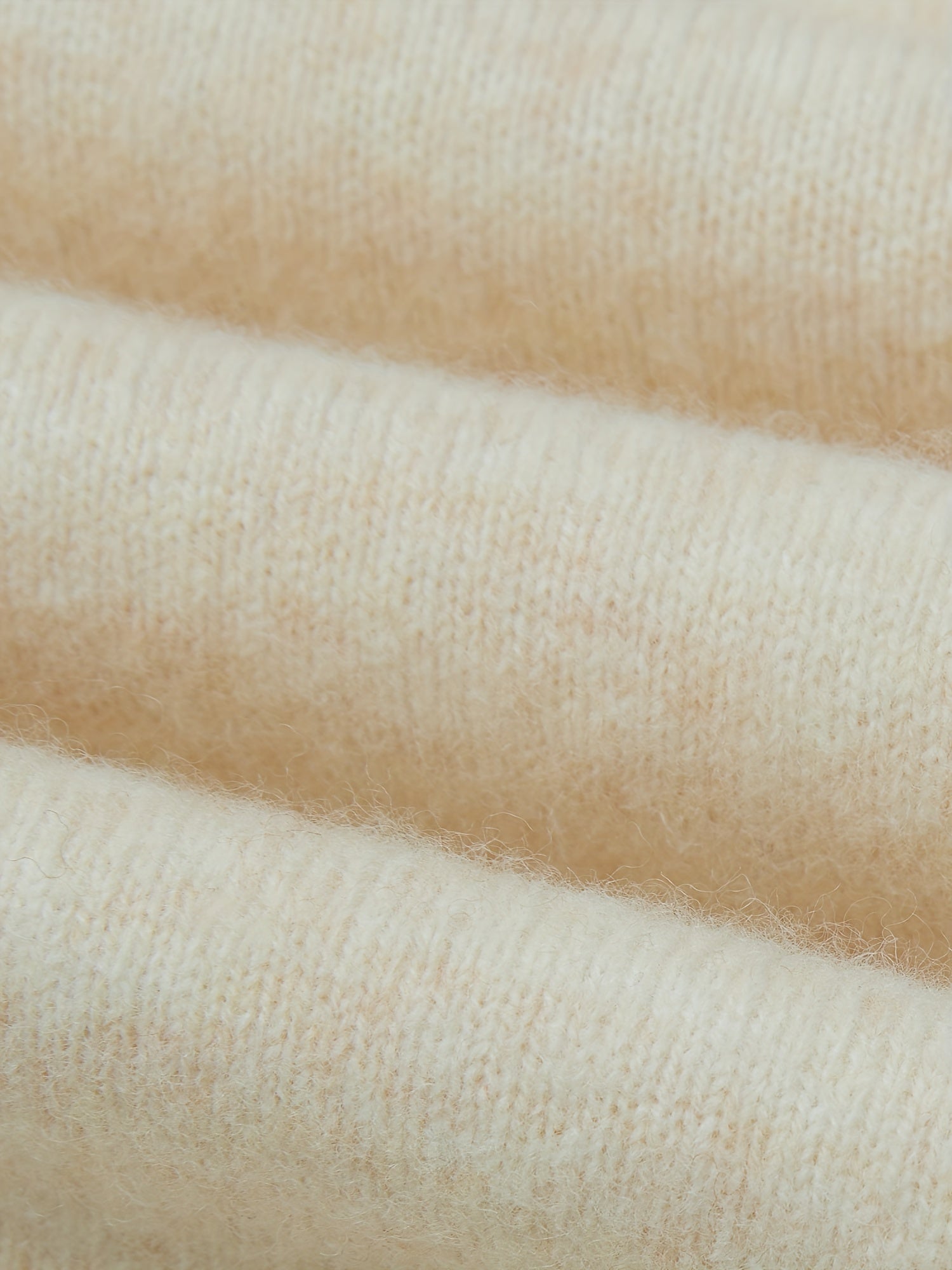 Sweter weęniany warkoczowy z okrągęym dekoltem