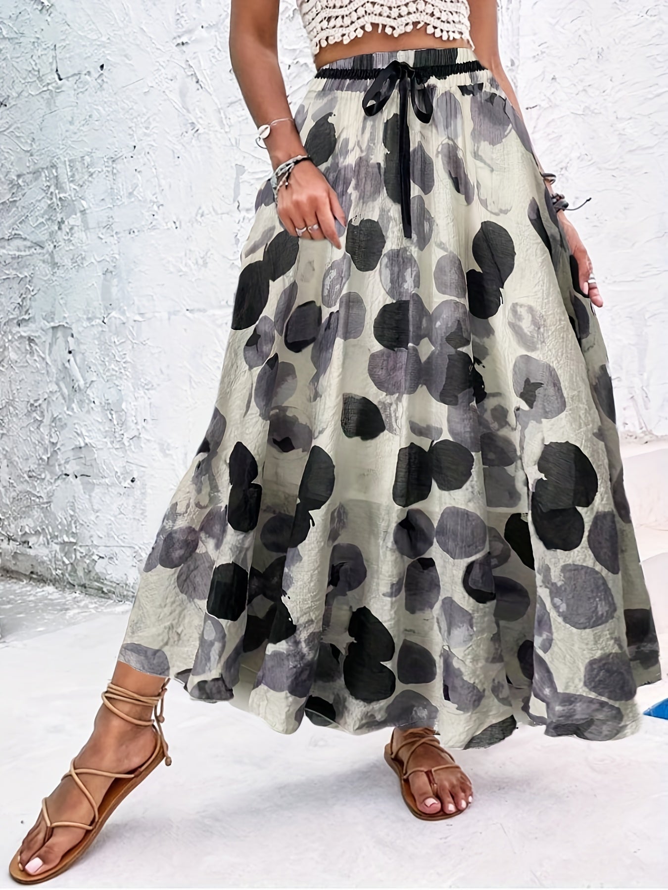 Plisowane spódnice w kropki na lato