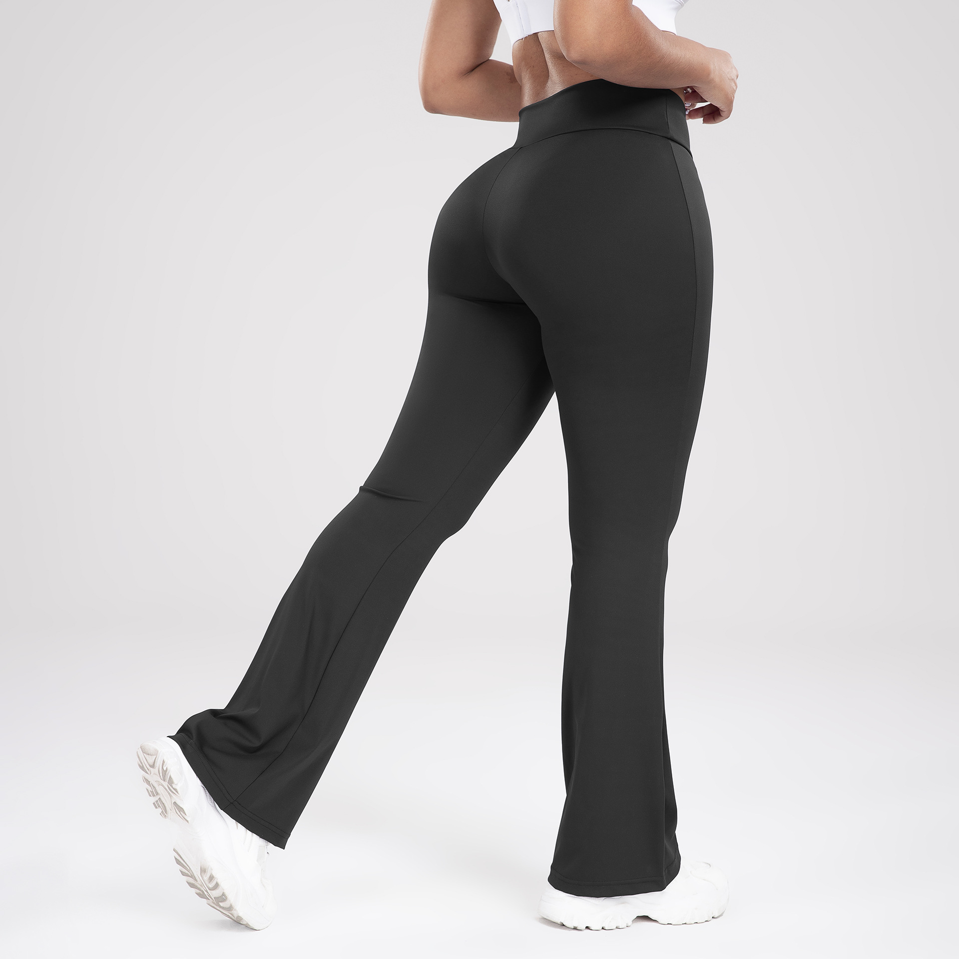 Spodnie sportowe typu bootcut z szerokim paskiem