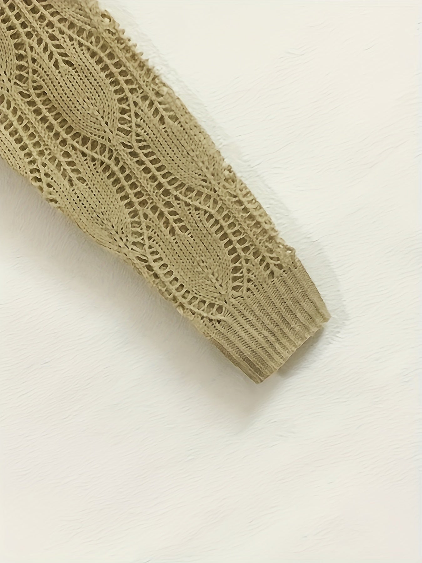 Sweter z dekoltem w ksztaęcie litery V i wyciêciem