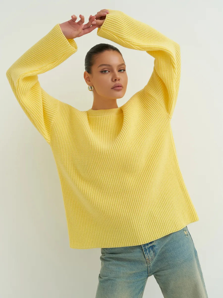 Luźny dzianinowy sweter w paski