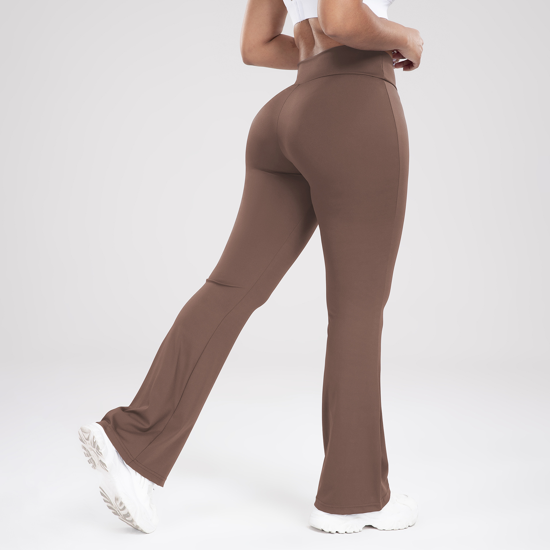 Spodnie sportowe typu bootcut z szerokim paskiem