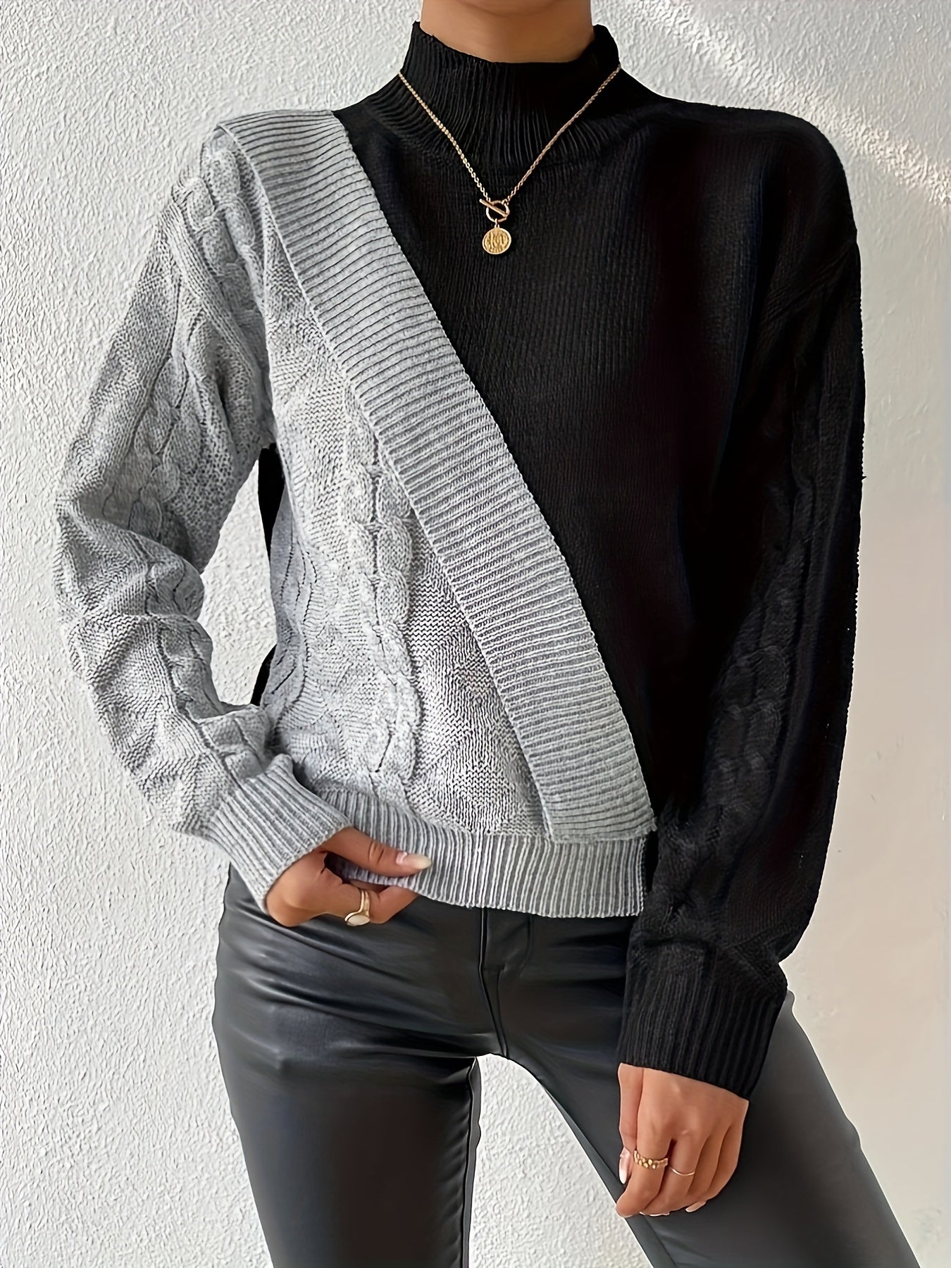 Damski sweter ze stójką