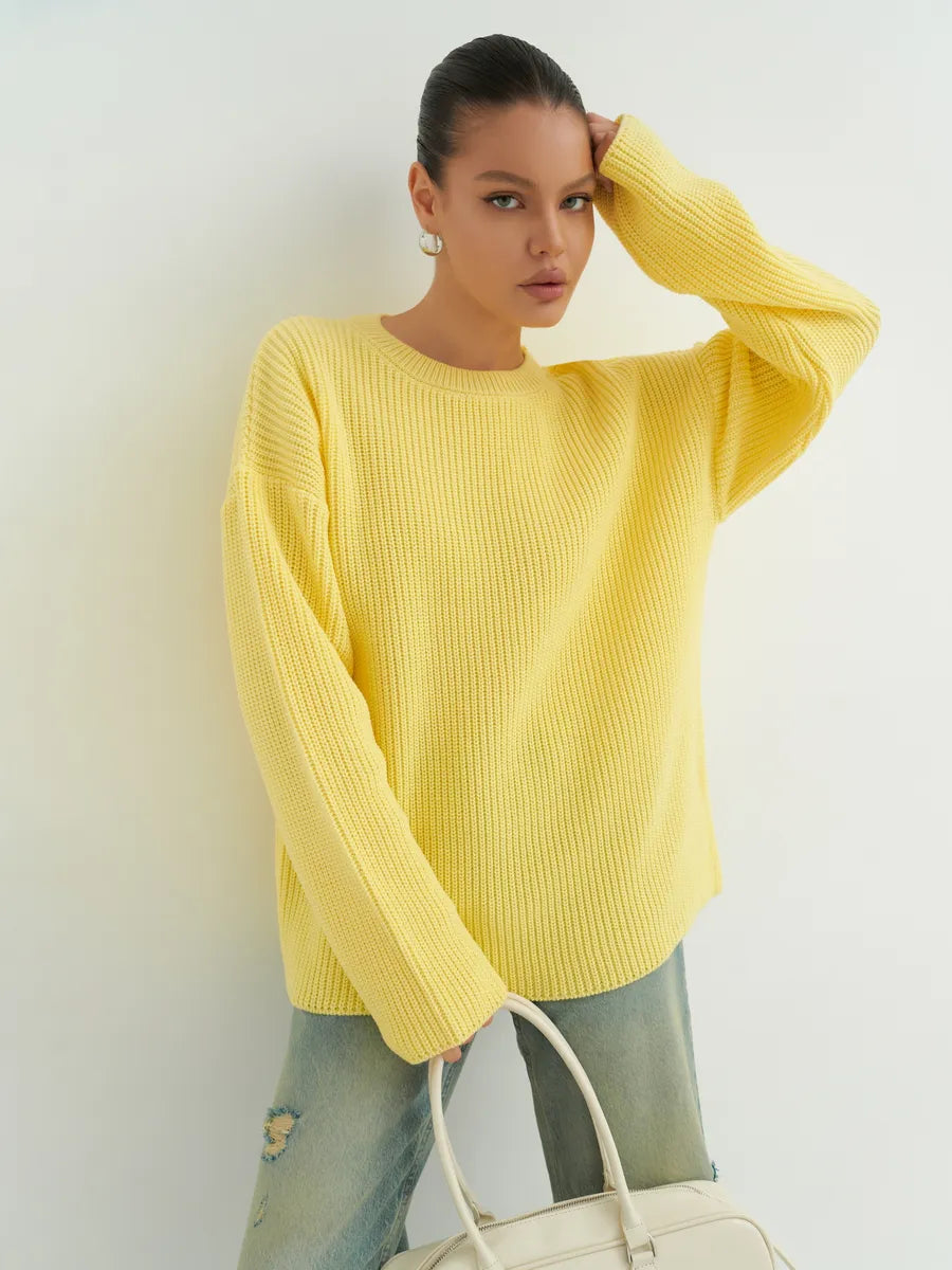 Luźny dzianinowy sweter w paski