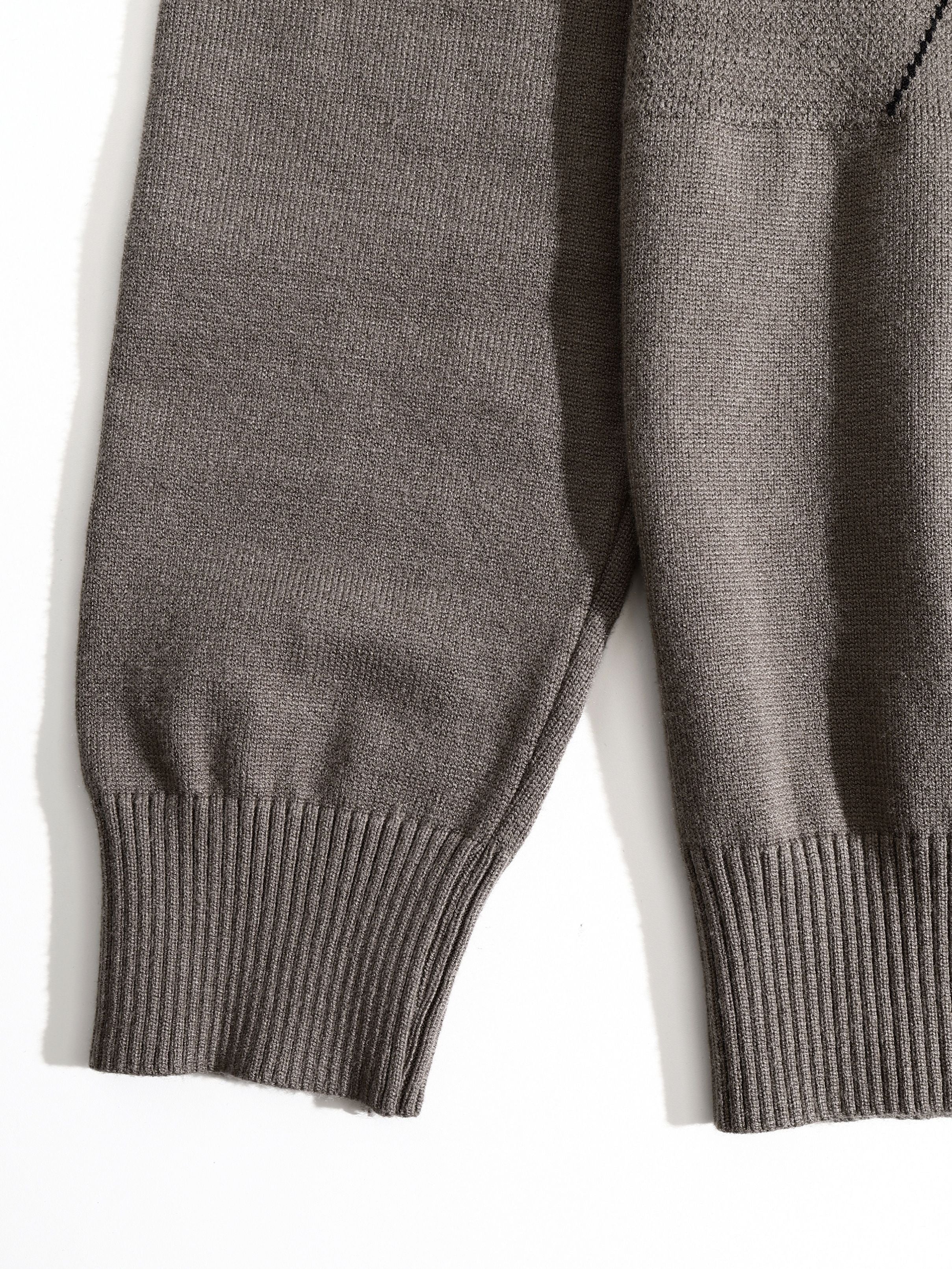 LuŸny sweter z dzianiny argyle