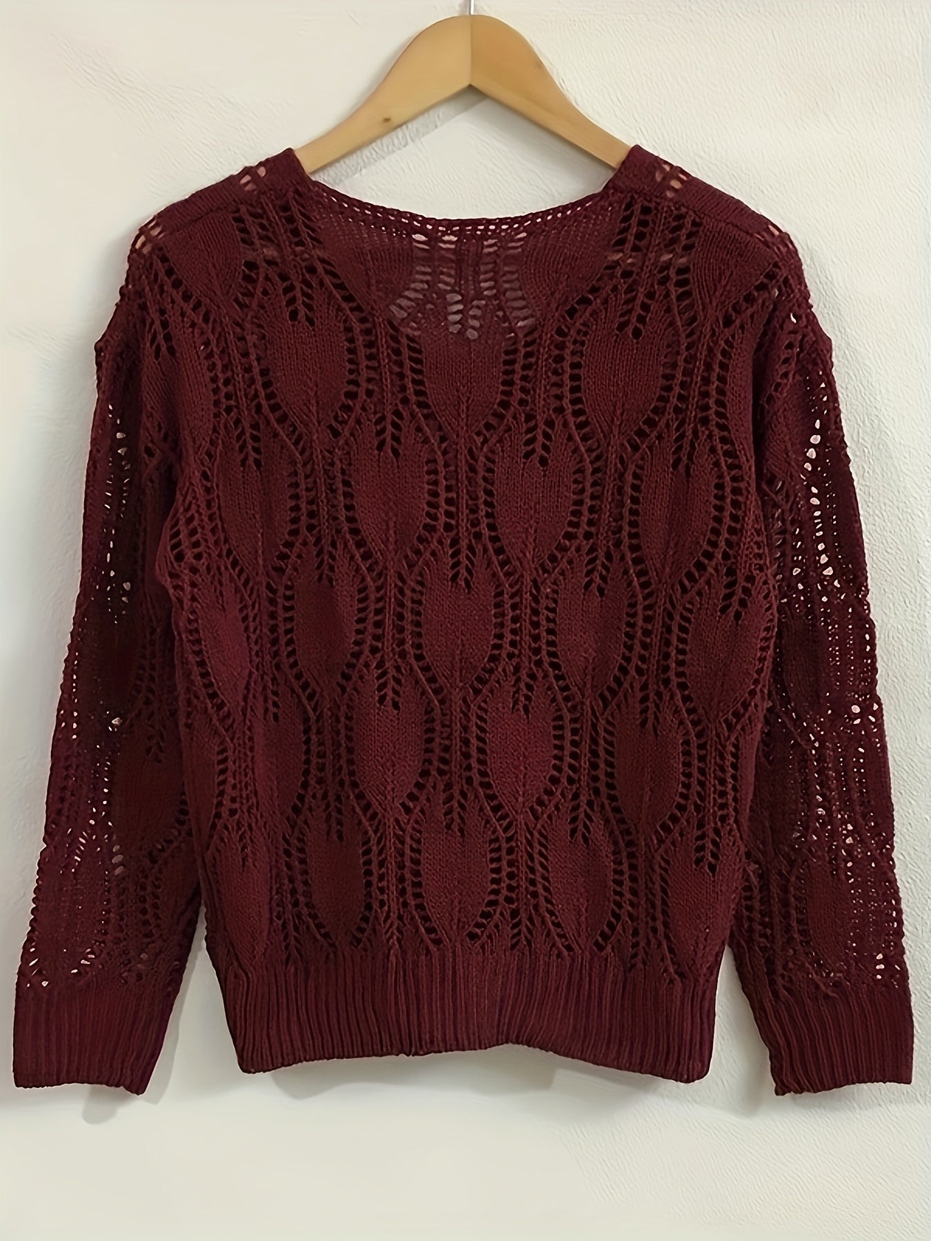 Sweter z dekoltem w ksztaęcie litery V i wyciêciem