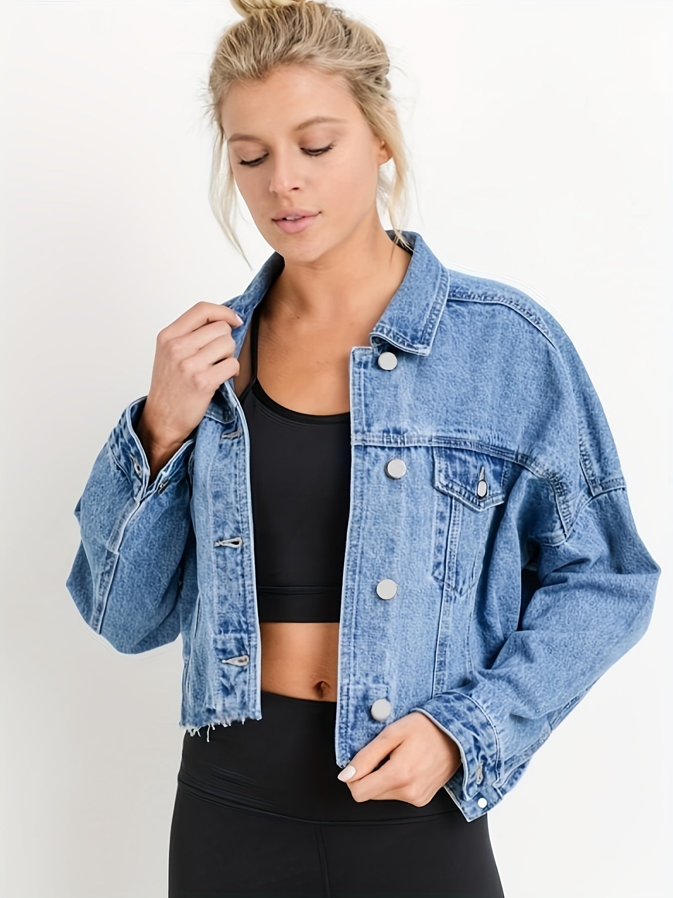 Niebieskie kurtki jeansowe z krótkimi klapami