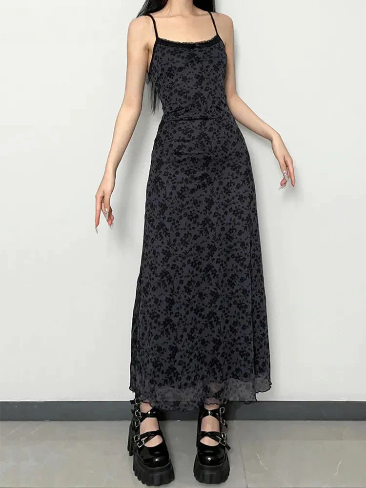 Sukienka maxi z kwiatowym nadrukiem w stylu grunge