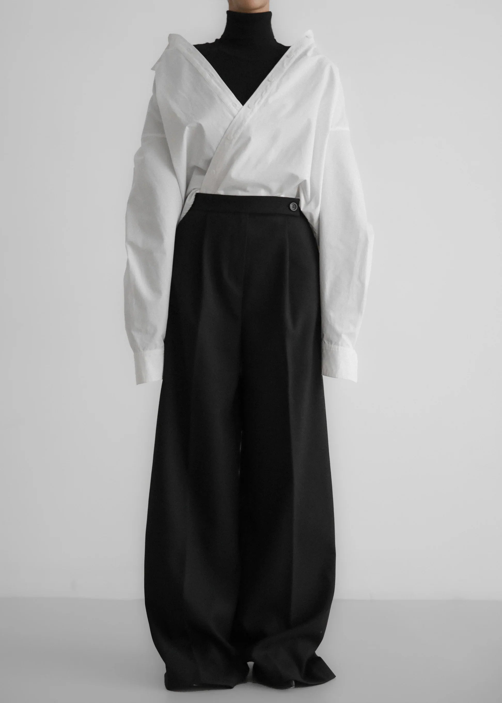 Klasyczne spodnie z szeroką nogawką