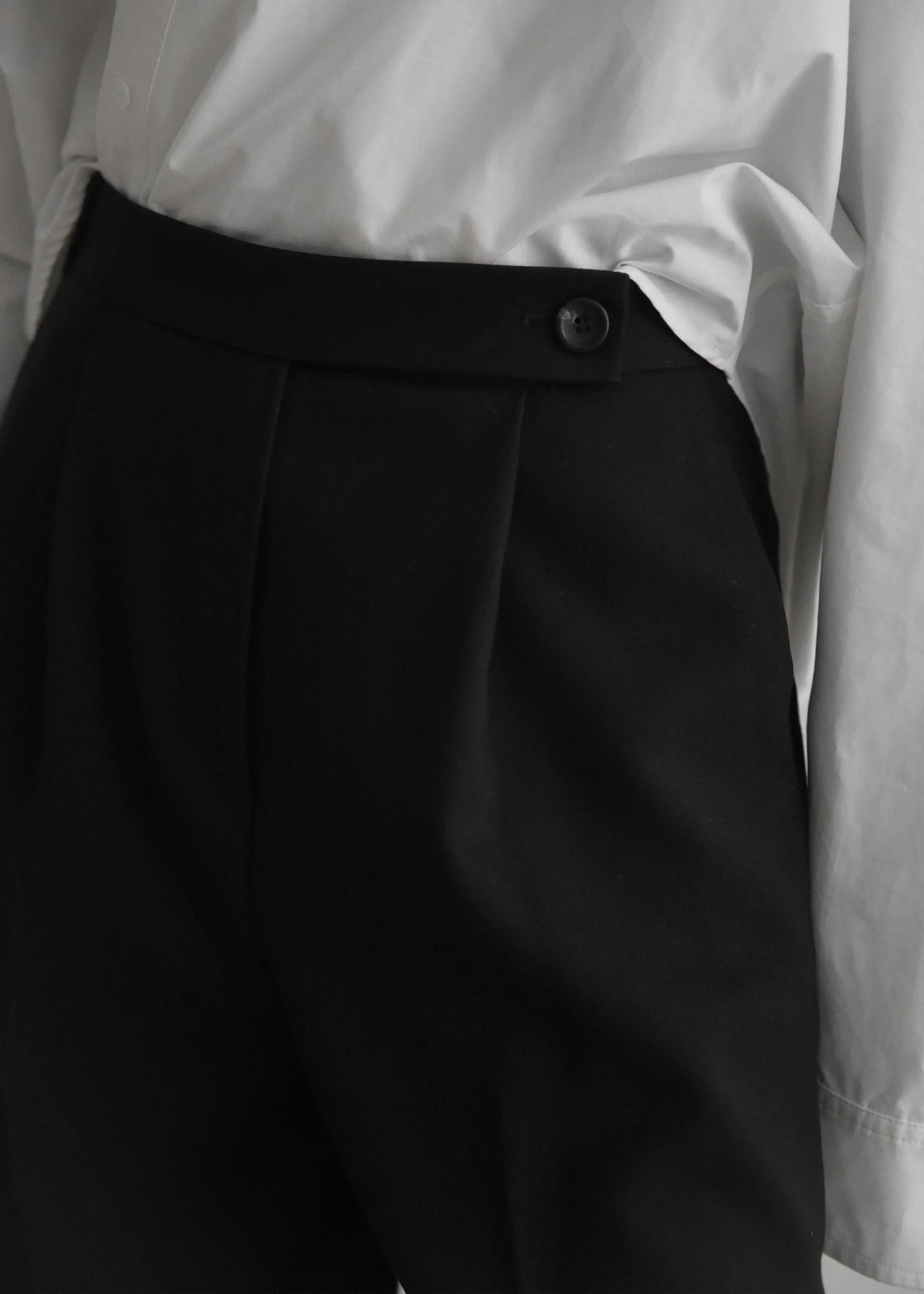 Klasyczne spodnie z szeroką nogawką