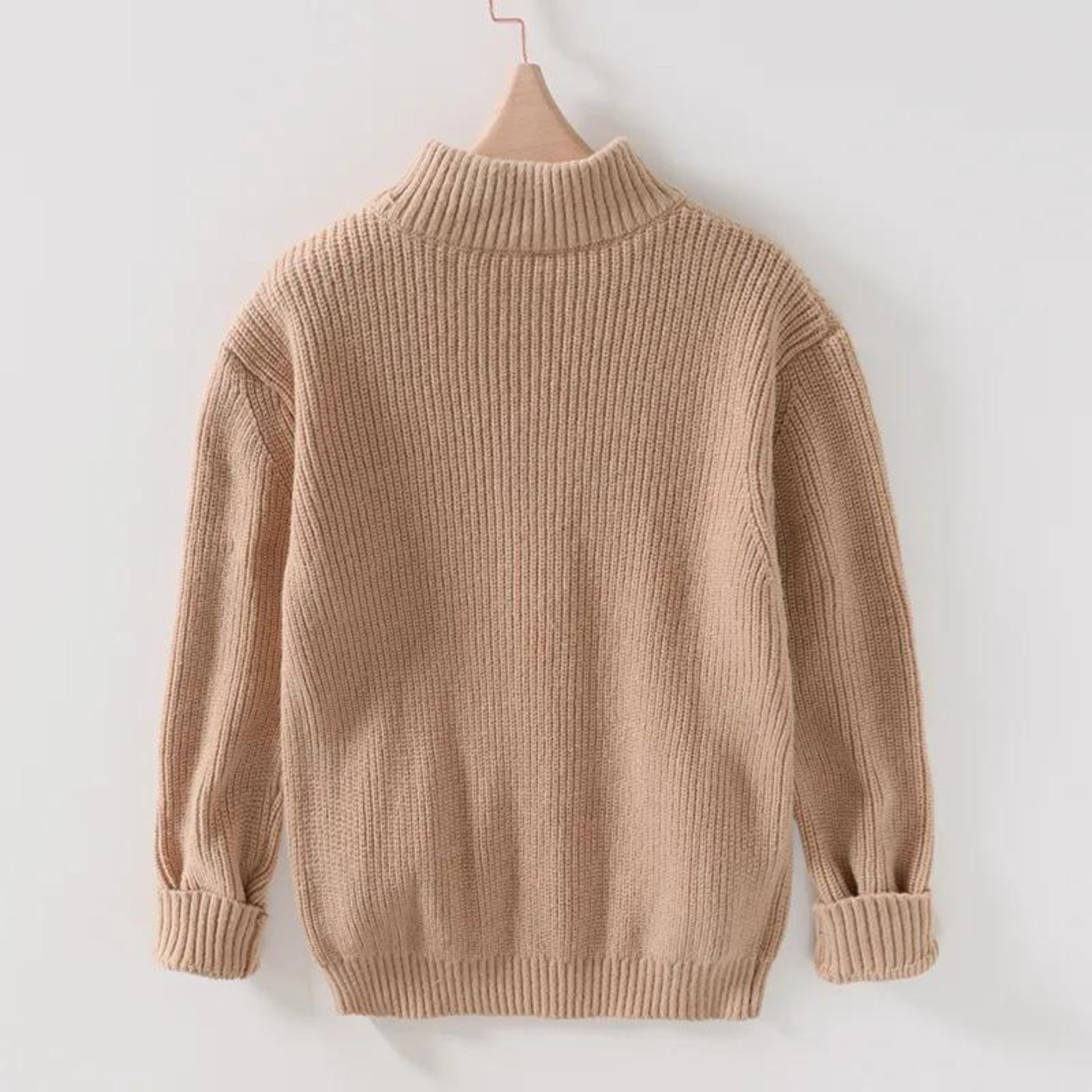Sweter ze sznurkiem