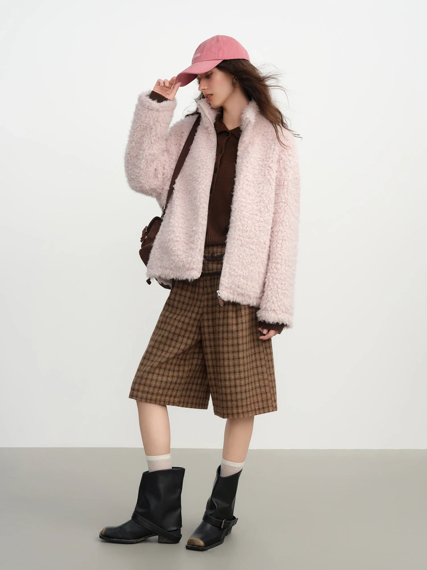 Krótka lekka kurtka futrzana