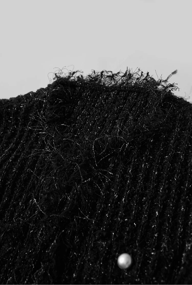 Minimalistyczny kardigan z frędzlami