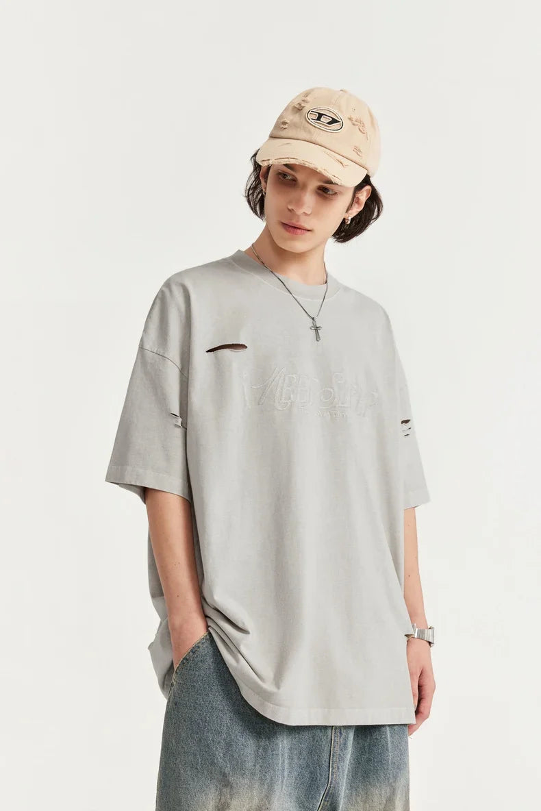 T-shirt oversize z dziurami i dziurami, haftowany