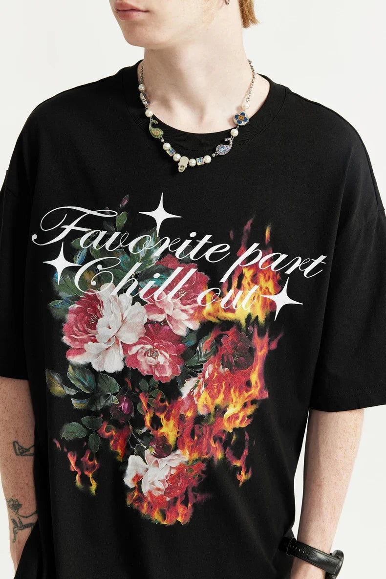 T-shirt z nadrukiem w pęomienny kwiatowy wzór