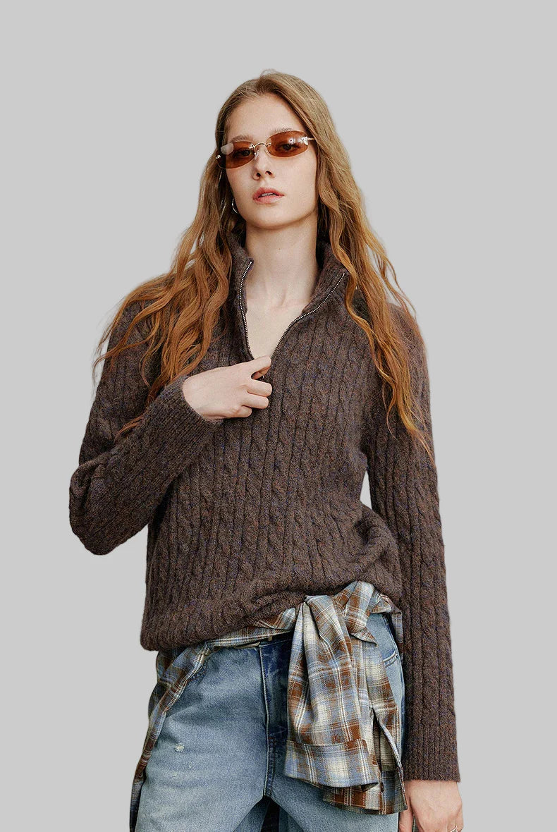 Sweter z dzianiny z wysokim kołnierzem i zamkiem błyskawicznym