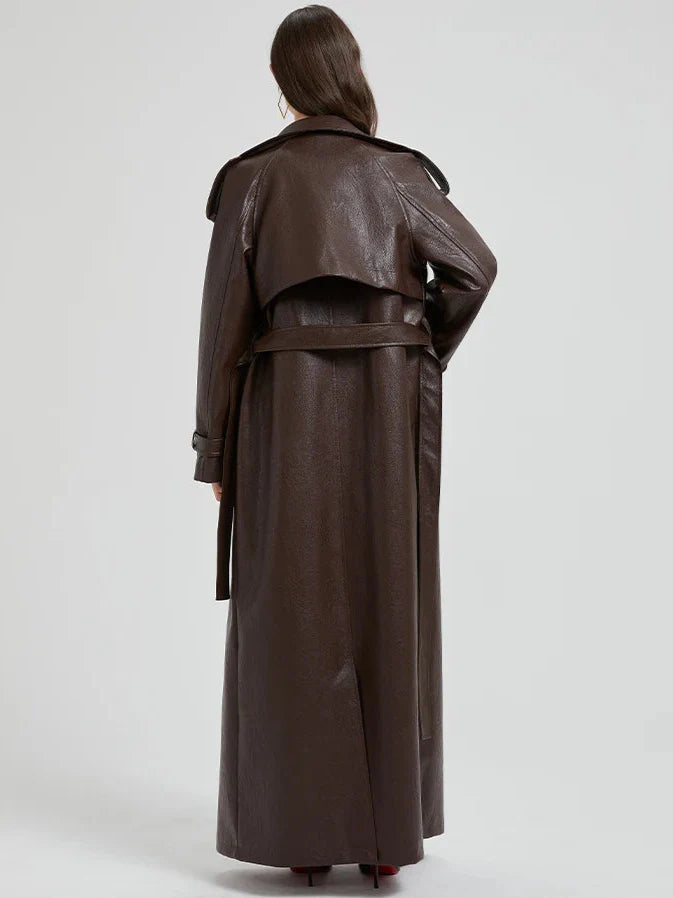 Długi skórzany płaszcz