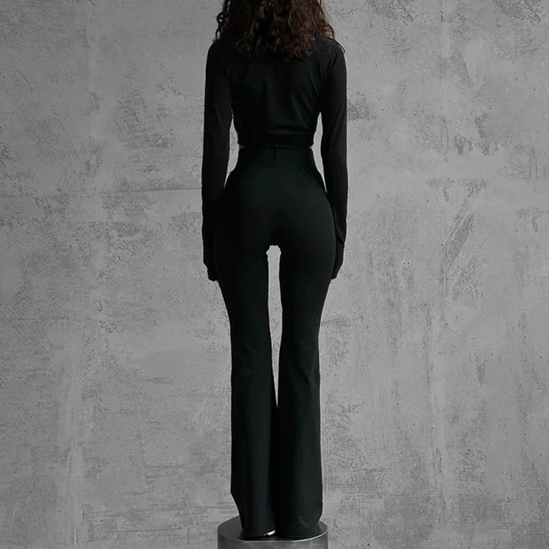 Sportowy czarny komplet sweterek i spodnie