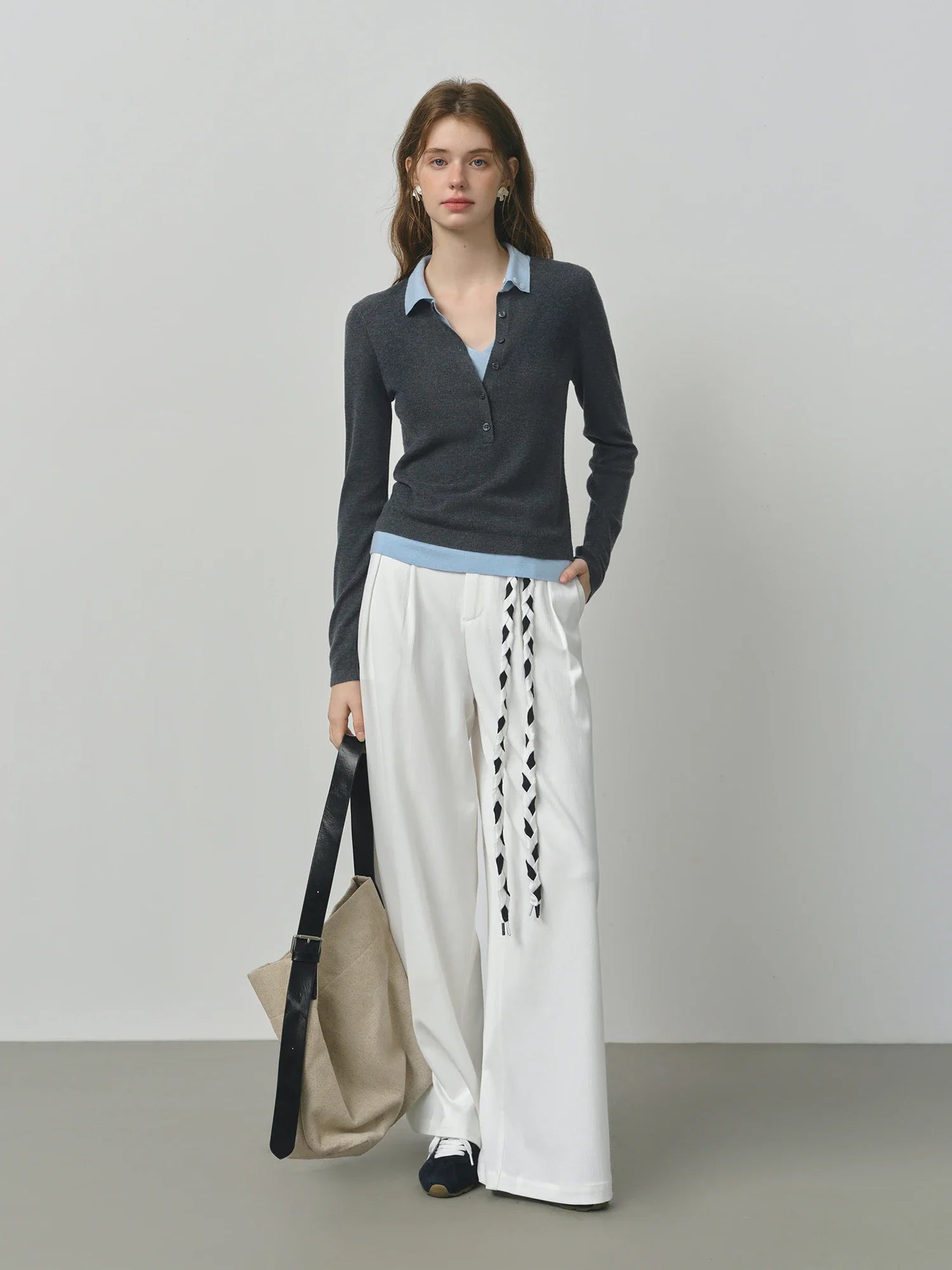 Dzianinowy dwukolorowy sweter