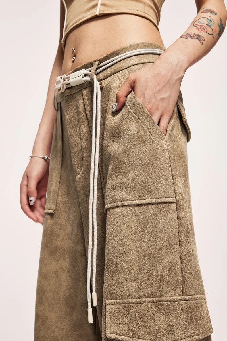 Zamszowe spodnie cargo w stylu vintage