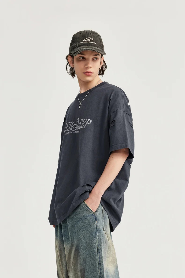 T-shirt oversize z dziurami i dziurami, haftowany