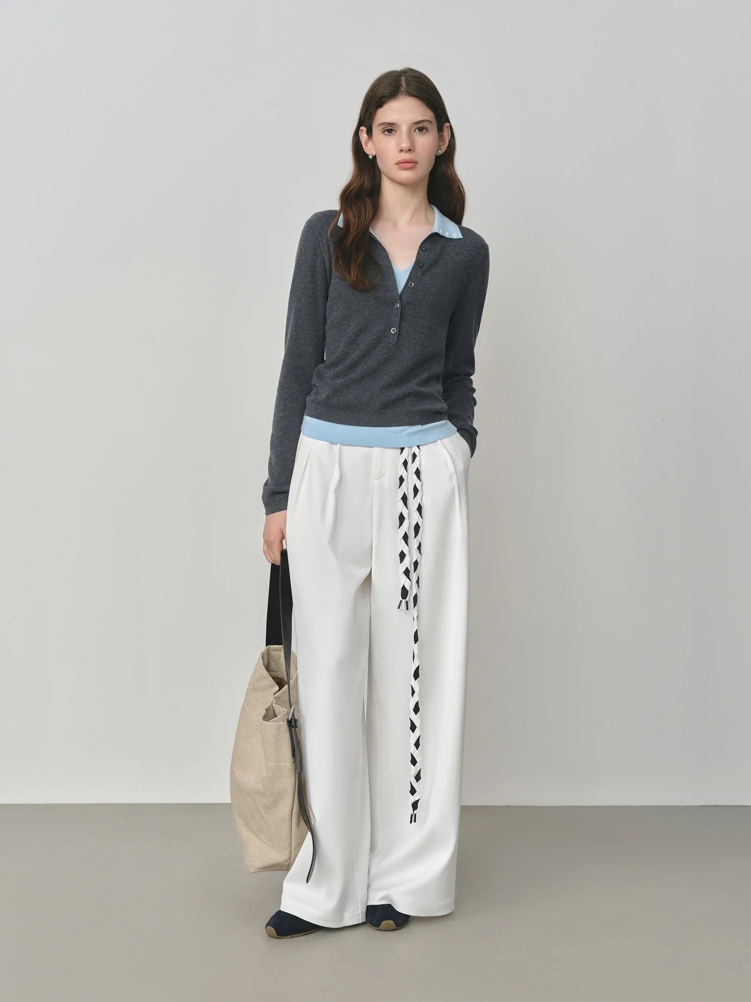 Dzianinowy dwukolorowy sweter