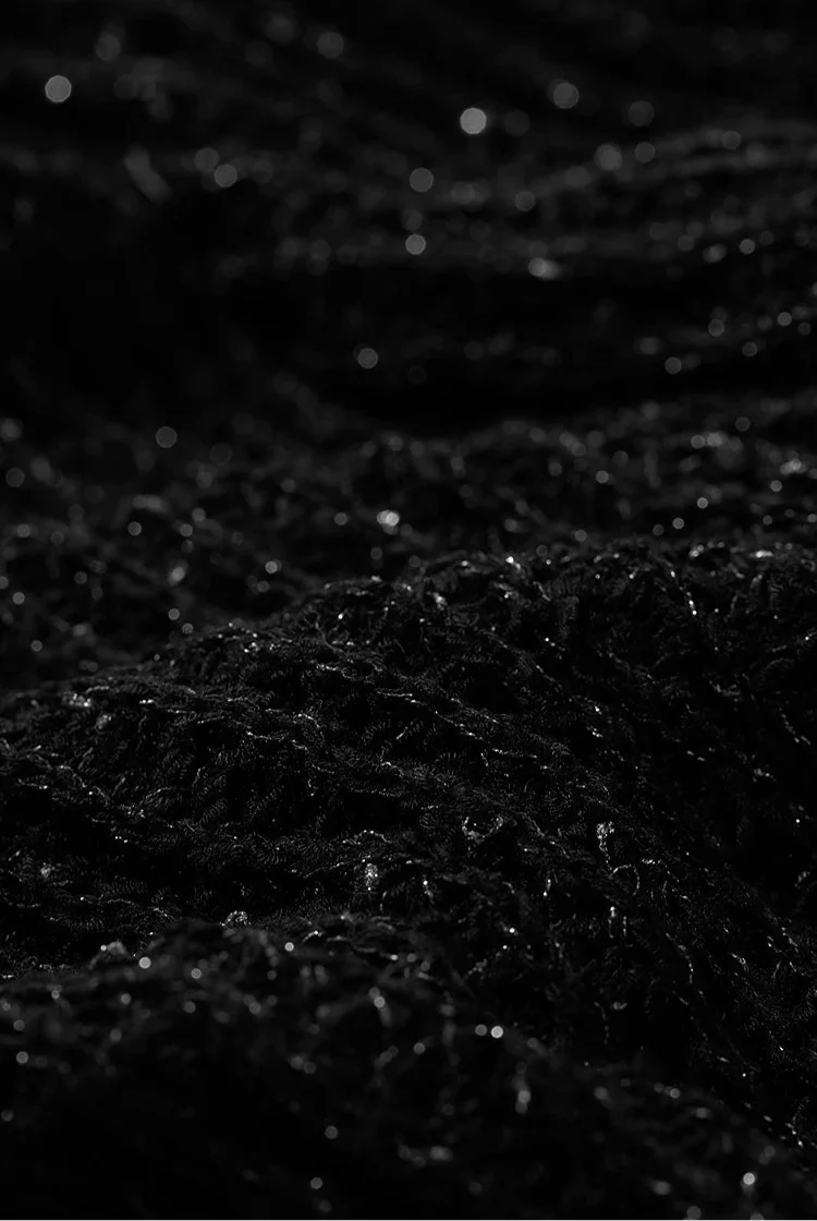 Minimalistyczny kardigan z frędzlami