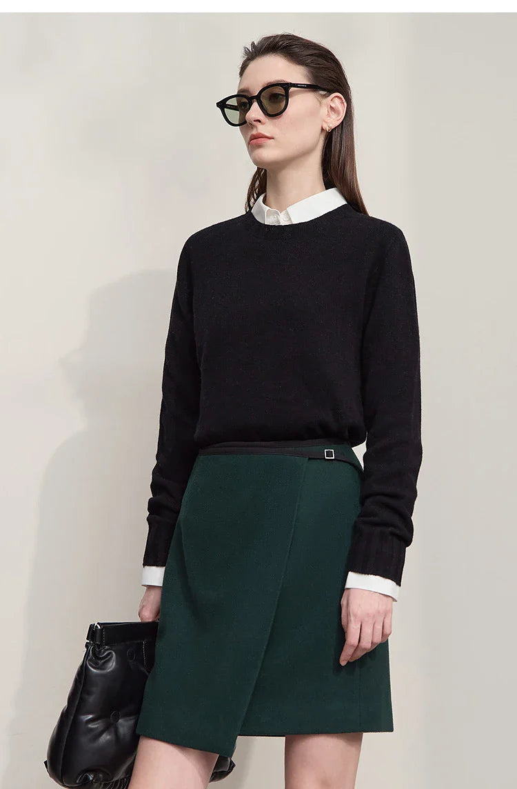 Luźny, swobodny, uniwersalny sweter z wełny