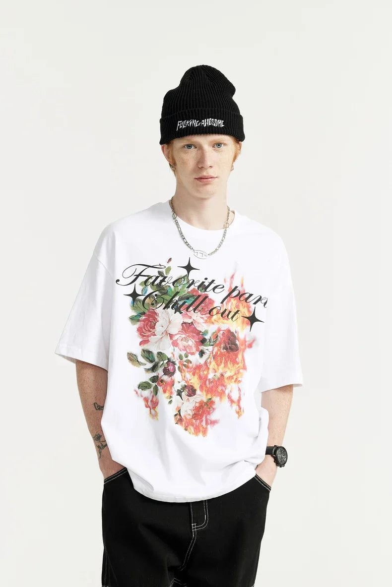 T-shirt z nadrukiem w pęomienny kwiatowy wzór