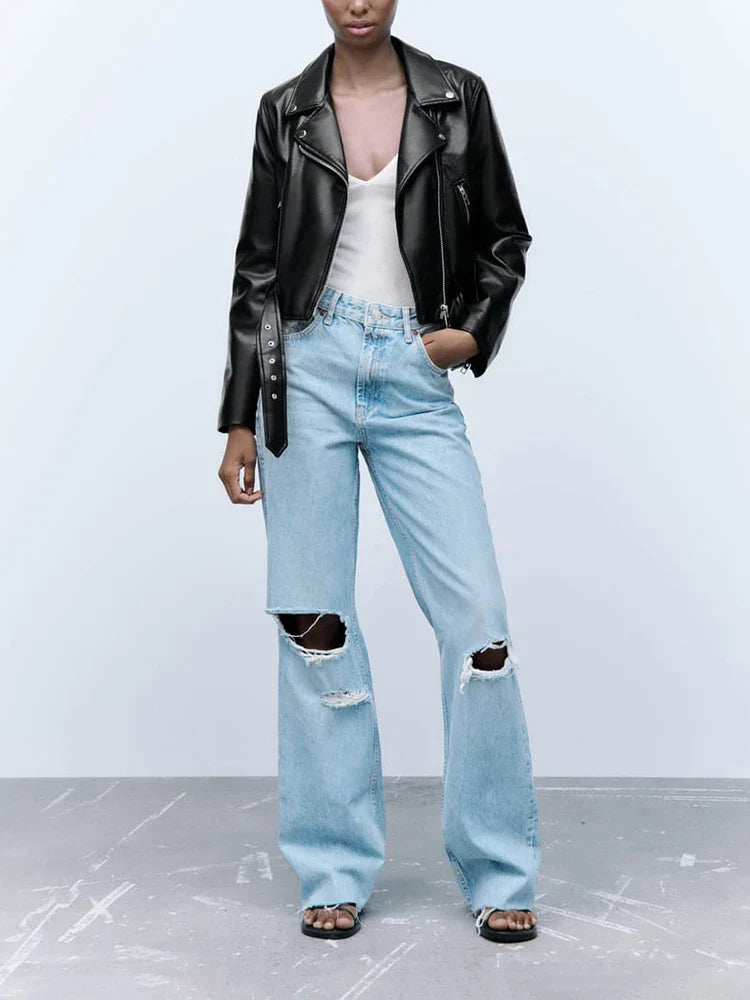 Lekka, krótka czarna skórzana kurtka damska