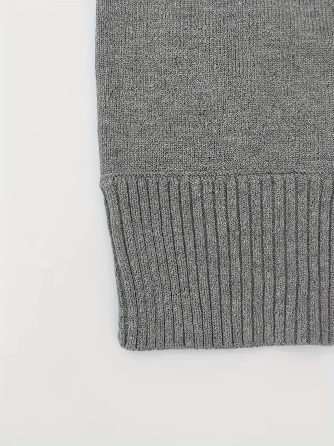 Uniwersalny sweter damski z dzianiny w prążki