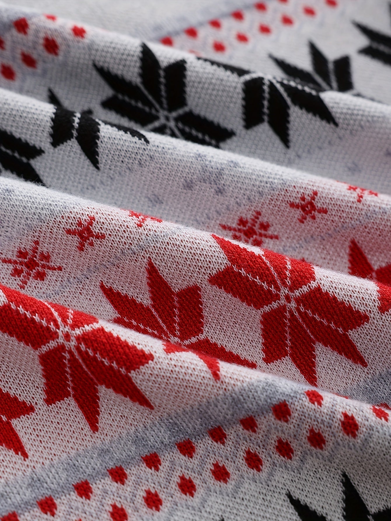 Dzianinowy sweter warkoczowy ze wzorem œwiątecznym