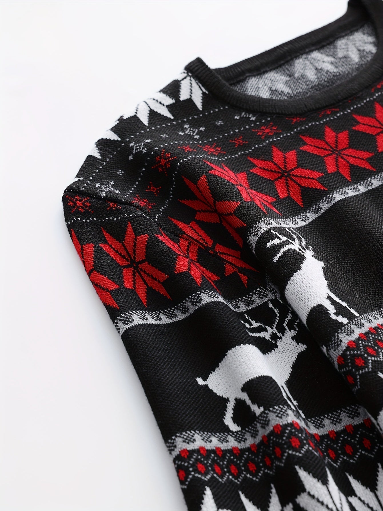 Dzianinowy sweter warkoczowy ze wzorem œwiątecznym