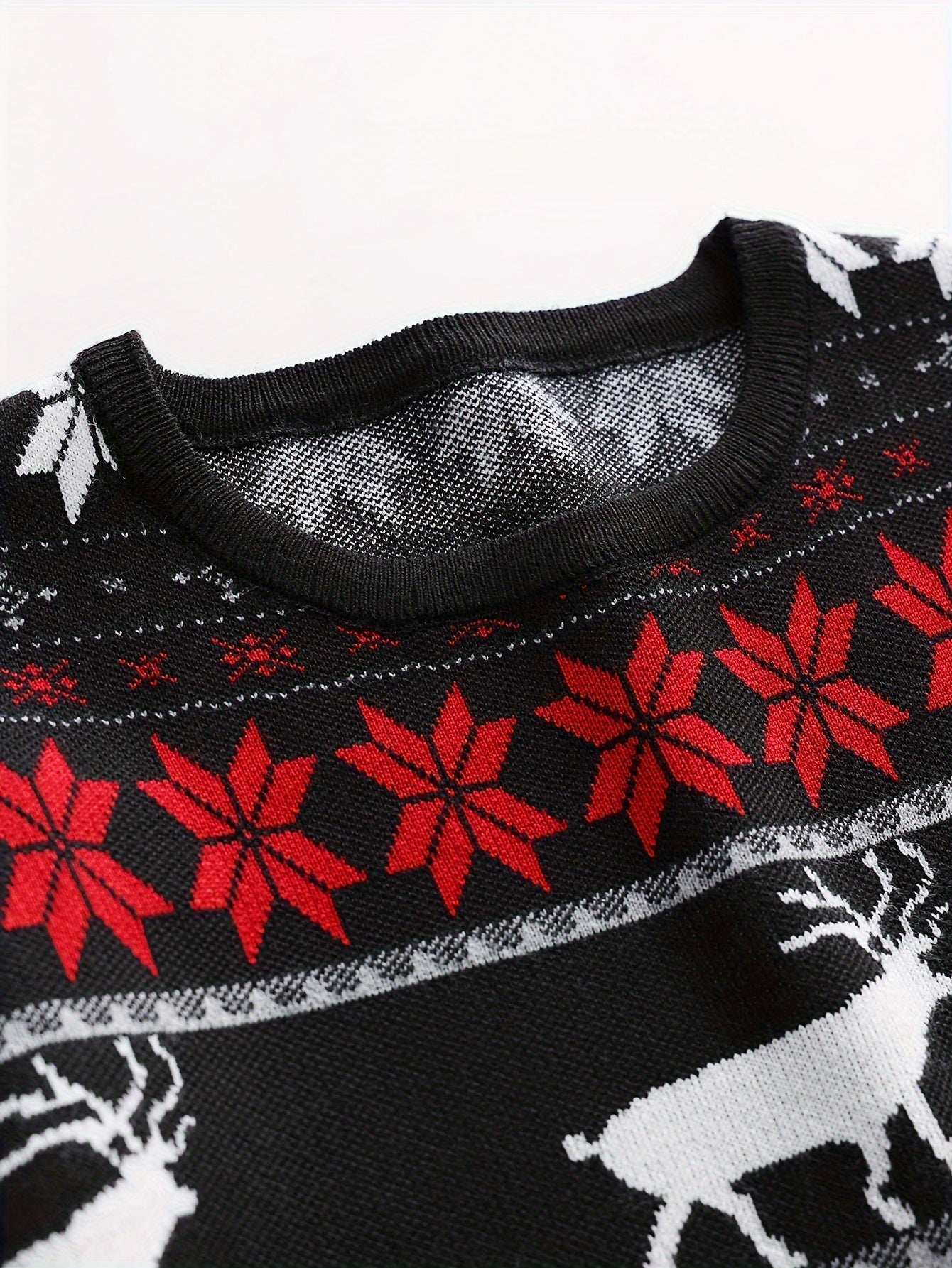 Dzianinowy sweter warkoczowy ze wzorem œwiątecznym