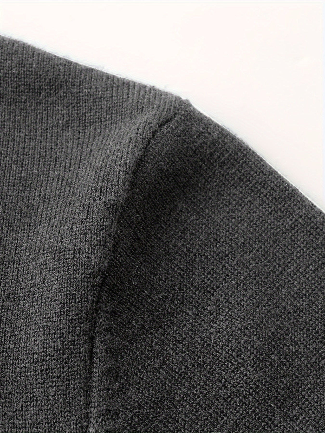 Sweter z klapami i dużą rozciągliwoœcią dla mêżczyzn