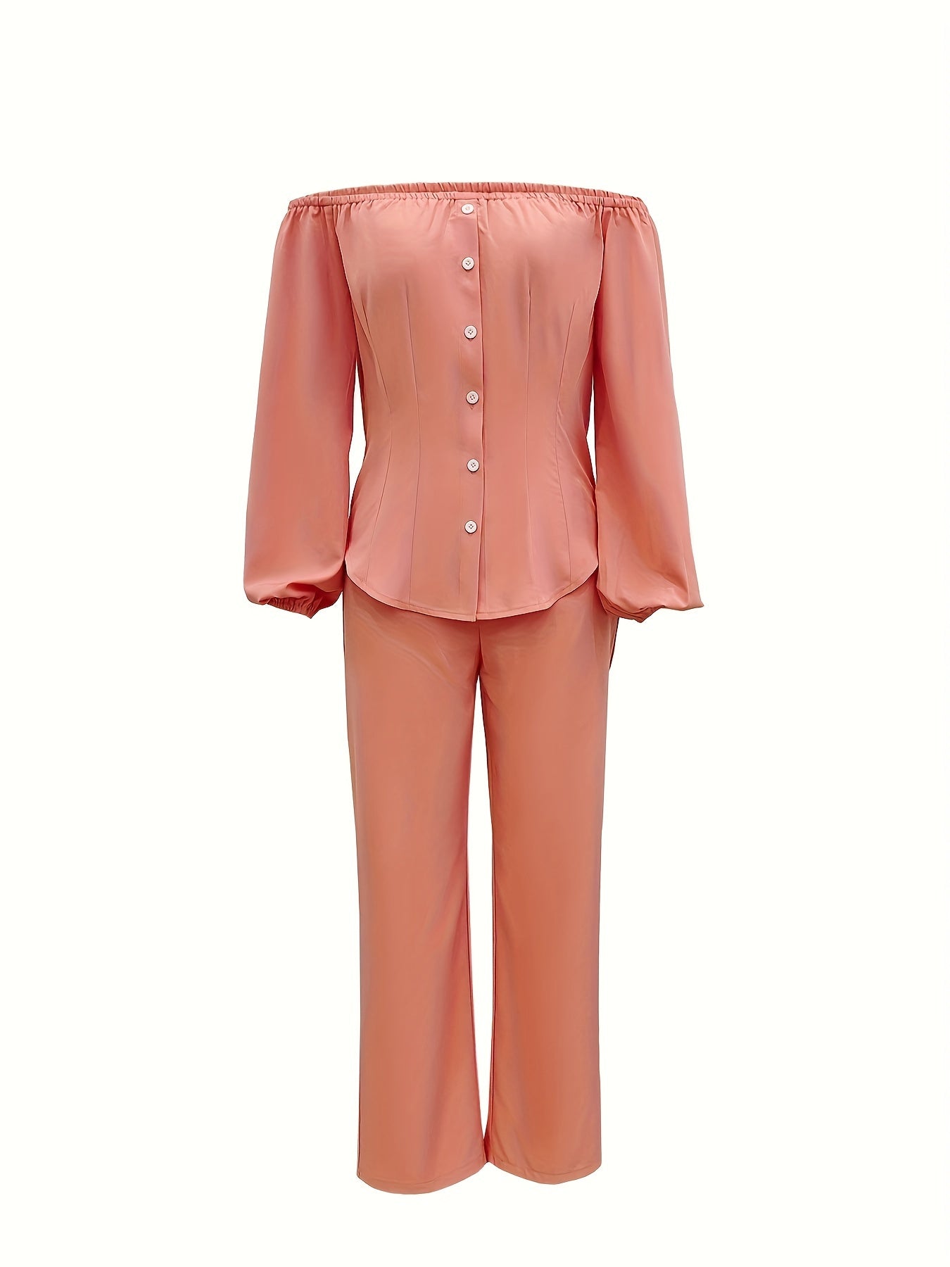 Top z odkrytymi ramionami, zapinany na guziki, rêkawy typu lampion i spodnie z prostymi nogawkami