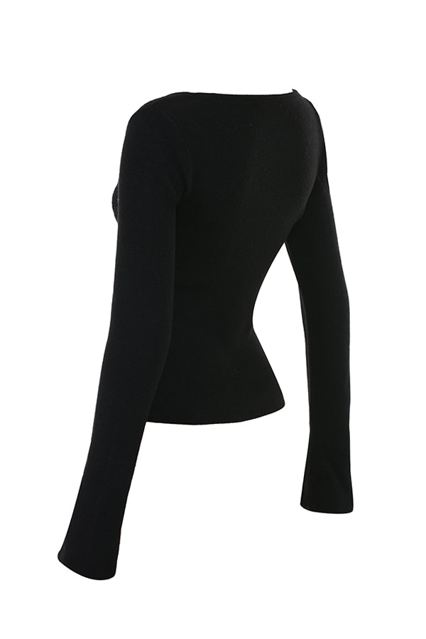 Top z czarną koronką